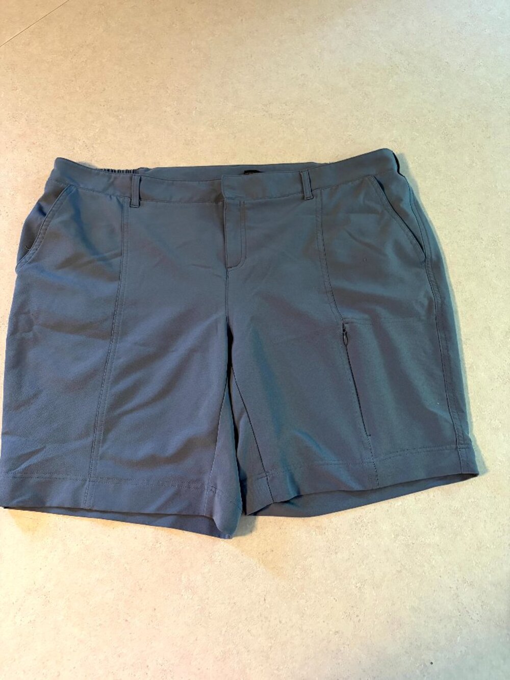 32 Degrees Cool Ladies Hiking Cargo Shorts Gray Elastics Lightweight XL (16-18)